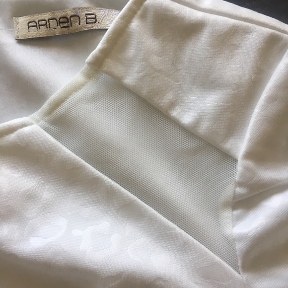 White dress - Picture 2 of 6